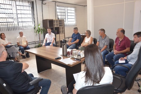 PREVENÇÃO DE ENCHENTES: Secretário se reúne com a comissão de moradores para debater políticas públicas